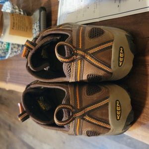 Keen composite toe slip on shoes